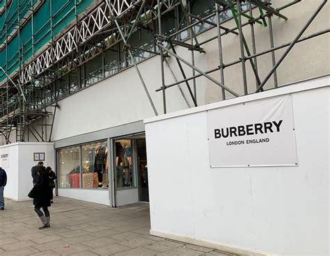 boutique usine burberry londres|thomas burberry new london.